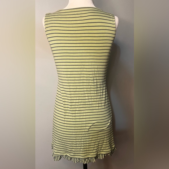 LOGO by Lori Goldstein Horizontally Striped Tank Top with Ruffled Hemline!! - Picture 4 of 6